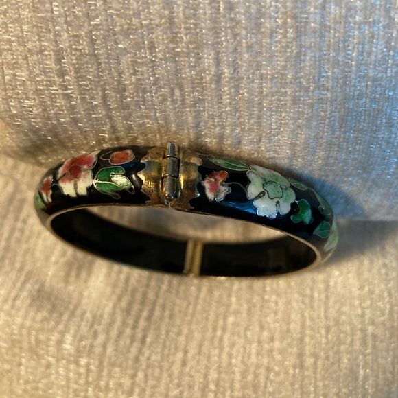 Vintage Cloisonné Set Enamel Bracelet and Ring - Black, Pink, Gold, Green Floral - Picture 3 of 7